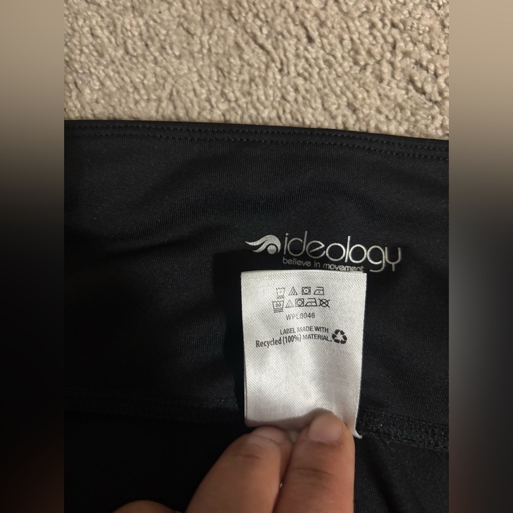 Ideology Womens Plus Size
Colorblocked Capri Leggings Size 2X - Picture 8 of 13